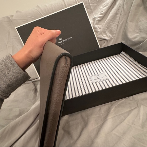 ANYA HINDMARCH
Eyes Document Case / clutch EUC - Picture 7 of 15